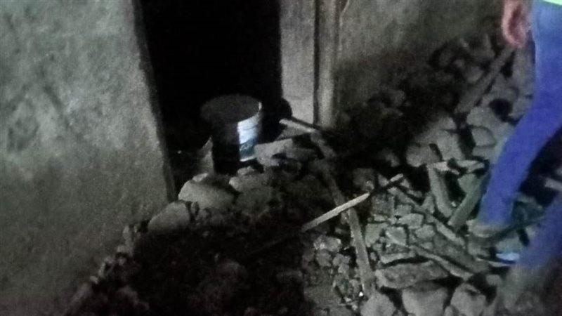 المنزل المنهار