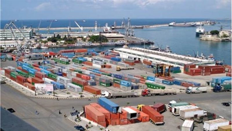 حركة السفن والحاويات