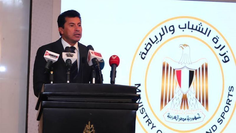 الدكتور أشرف صبحى