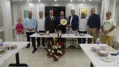 مجلس إدارة نادي أعضاء هيئة التدريس يكرم رئيس جامعة المنيا 
