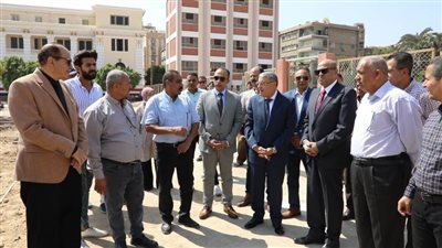 استعدادًا للعام الدراسي.. محافظ المنيا يتفقد أعمال الصيانة بمدرسة الفريق صفي الدين أبو شناف الثانوية