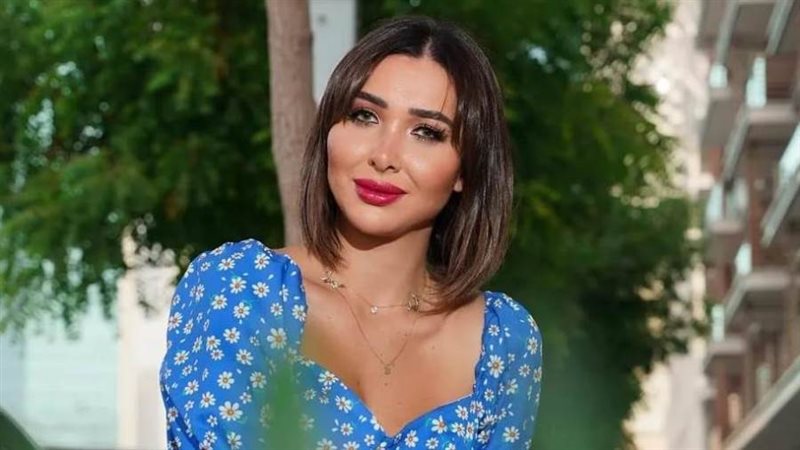 الفنانة بانا جانات