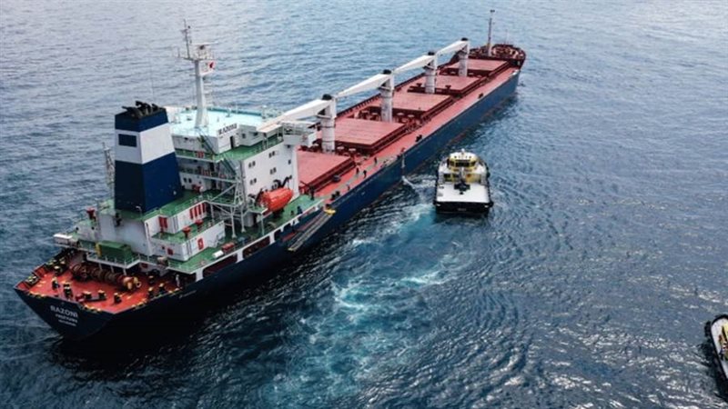 سفن تغادر الموانئ