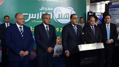 رئيس الوزراء يشيد بمستوى جودة المنتجات المعروضة في سلسلة معارض