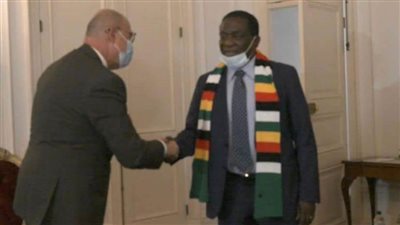 الرئيس الزيمبابوي يتسلم دعوة مصر للمشاركة في قمة تغير المناخ Cop27