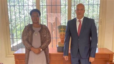 قضايا تمكين الشباب وحماية الطفل الأوغندي على مائدة 