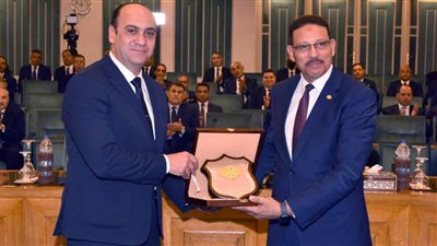 الوزير عمرو عادل يتسلم رئاسة هيئة الرقابة الإدارية 