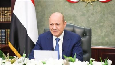 رئيس مجلس الرئاسة اليمني يعرب عن تقديره لمواقف مصر المساندة لبلاده