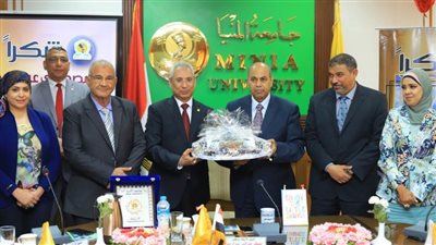 مجلس جامعة المنيا يشيد بمجهودات د. 