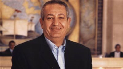 كامل أبو علي يُهنئ مسؤولي هيئة قناة السويس لإنهاء أزمة السفينة الجانحة