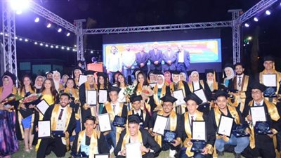 جامعة أسيوط تشهد حفل خريجي الدفعة الأولى للبرنامج الخاص لإعداد معلم العلوم والرياضيات