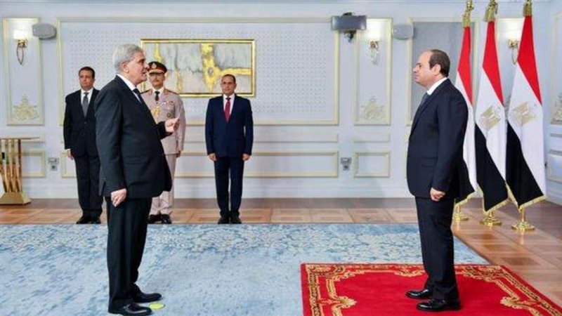 الرئيس السيسي يشهد