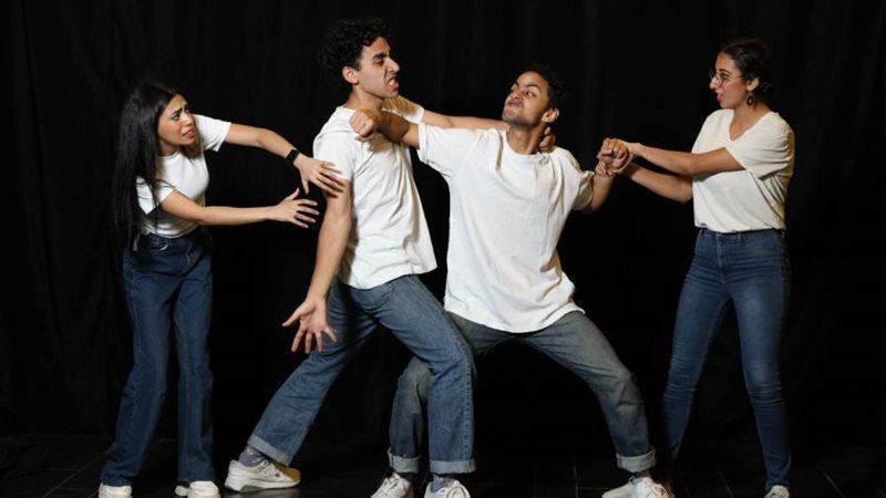 من العرض المسرحي