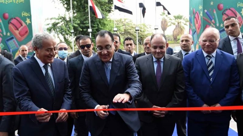 رئيس الوزراء بمعرض