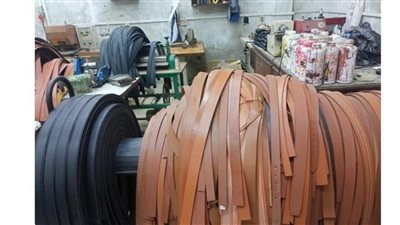 ضبط مصنع للمصنوعات الجلدية بدون ترخيص بالقاهرة