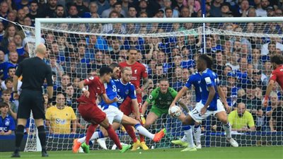 محمد صلاح يغيب تهديفيًا.. وليفربول يتعادل أمام إيفرتون ويواصل نتائجه الضعيفة في البريميرليج