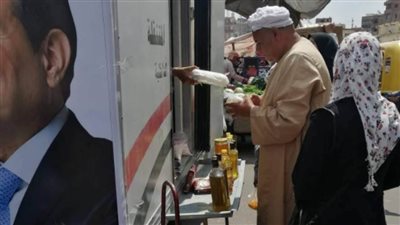 إقبال المواطنين على قوافل 