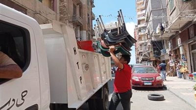 ضبط 425 حالة إشغال وغلق 8 محلات مخالفة خلال حملات رقابية بالإسكندرية