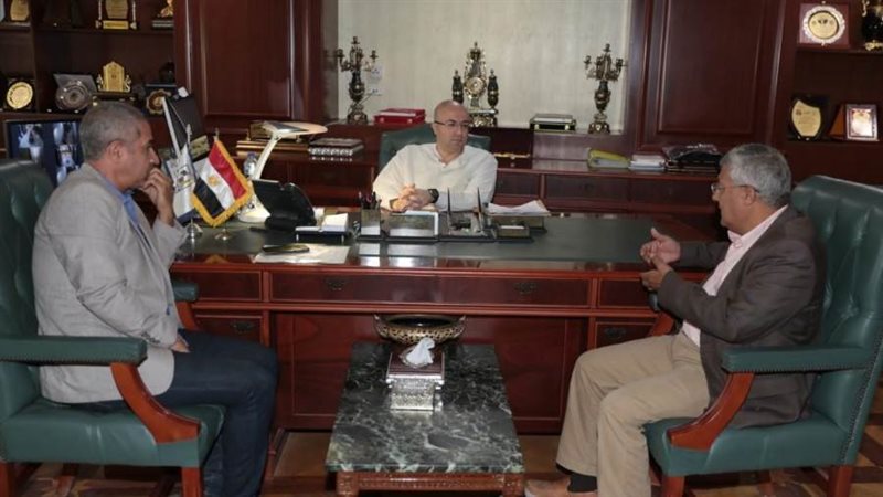 محافظ بنى سويف يلتقى