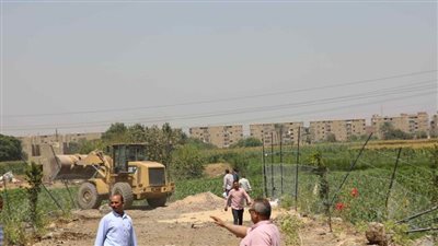 إزالة قاعة تصوير مخالفة بالطريق الدائري ماقوسة بالمنيا