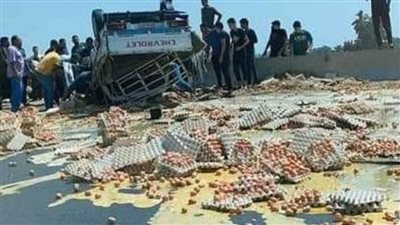 انقلاب سيارة محملة بكميات 