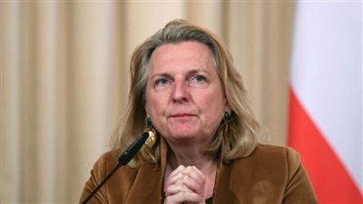 وزيرة خارجية النمسا سابقا: واشنطن صُدمت من زرع العلم الروسي في قاع القطب الشمالي