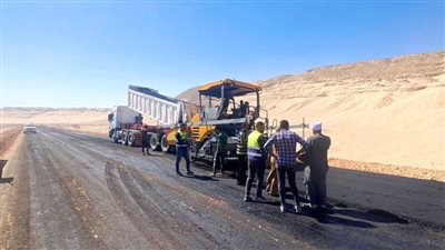 محافظ سوهاج يتابع الموقف التنفيذي لمشروع طريق البلينا الصحراوي الغربي بطول 26 كيلومترًا وبتكلفة 200 مليون جنيه 