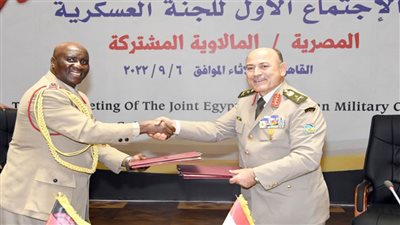 رئيس أركان حرب القوات المسلحة يلتقي قائد قوات الدفاع بمالاوي