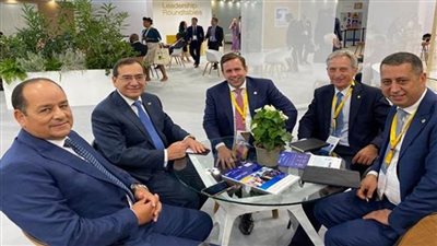وزير البترول يبحث مع 