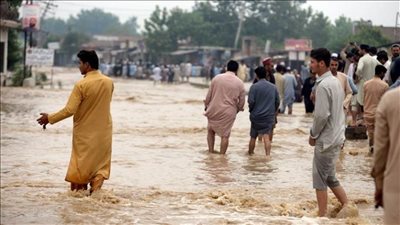 ارتفاع حصيلة ضحايا الفيضانات في باكستان إلى 1343 قتيلا