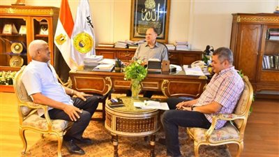 محافظ أسيوط يلتقي بأعضاء مجلسي النواب والشيوخ لمناقشة الموقف التنفيذي لبعض المشروعات الخدمية والتنموية