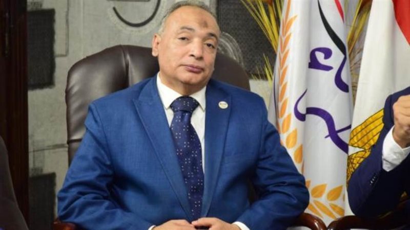 الكاتب الصحفي طارق