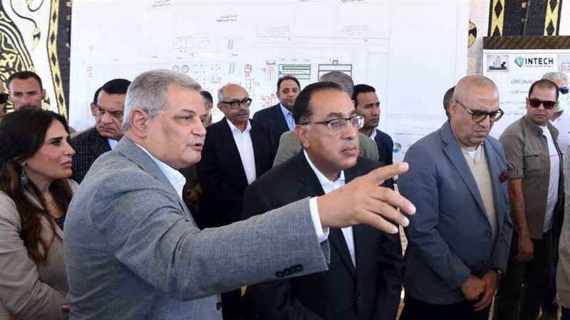 مدبولي أثناء متابعته