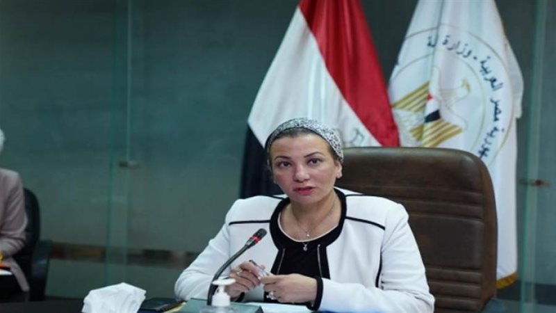 وزيرة البيئة