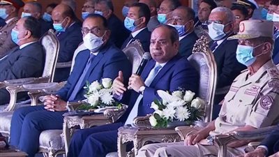 الرئيس السيسي : قناة السويس حققت إيرادات كبيرة رغم الركود الذي يشهده العالم