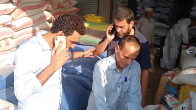 ضبط ٤ أطنان علف منتهية الصلاحية وغلق مخبزين في حملة بالبحيرة