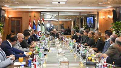 رئيس الأركان يناقش مع محافظ الشرقية الموقف التنفيذي لمشروعات 