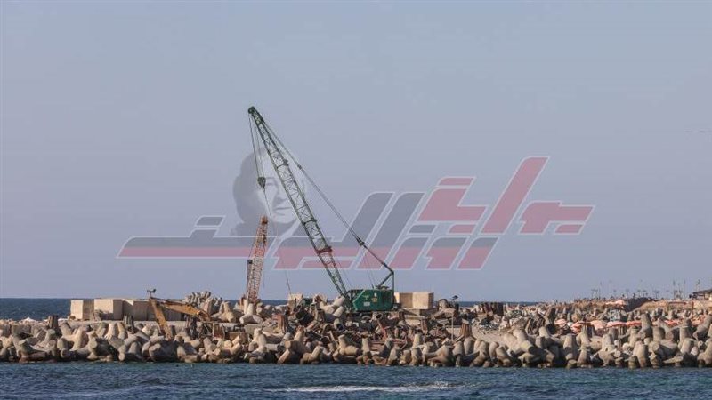 إنشاء حائط بحرى باستخدام