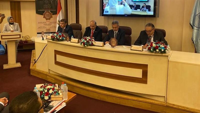 جانب من اجتماع الغرفه