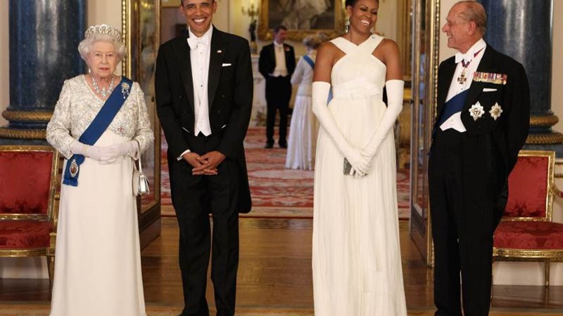 ملكة بريطانيا وزوجها