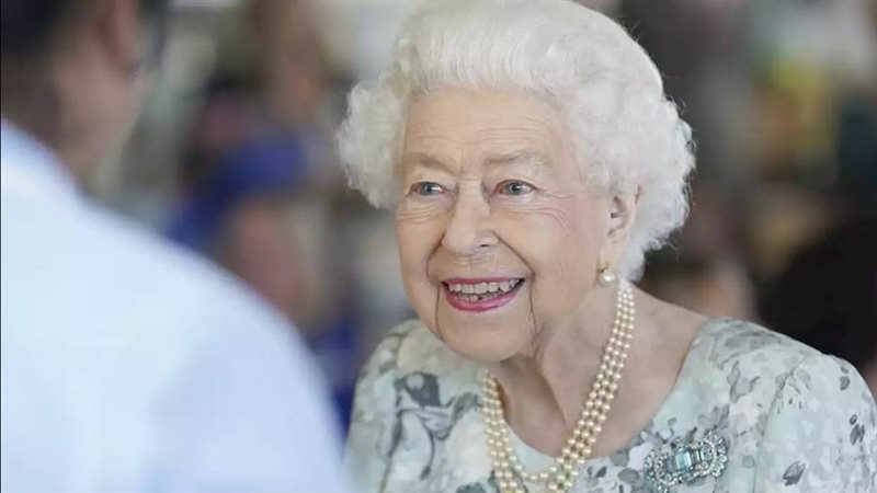 ملكة بريطانيا إليزابيث