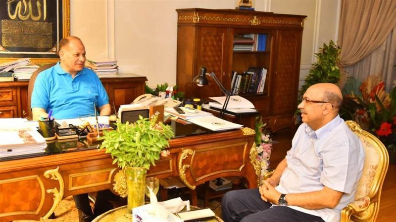 محافظ أسيوط ووكيل