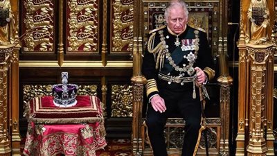 الملك تشارلز الثالث يجتمع مع رئيسة الوزراء وعدد من أعضاء البرلمان