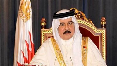 ملك البحرين يأمر بتنكيس الأعلام 3 أيام حدادًا على ملكة بريطانيا