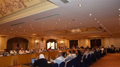 العالم يتجه إلى الطاقات الجديدة والمتجددة رغم استمرار  الاعتماد على الوقود الأحفوري 