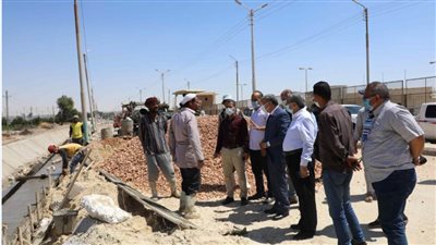 محافظ المنيا يتابع أعمال رفع المخلفات من المقلب الوسيط بدمشير 