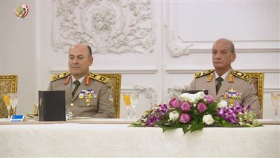 وزير الدفاع والإنتاج الحربي يكرم قادة القوات المسلحة المحالين للتقاعد