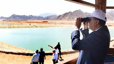 رئيس الوزراء يتفقد الممشى السياحي بمدينة شرم الشيخ