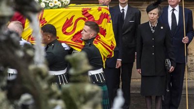 جثمان الملكة إليزابيث يسجى في ادنبره