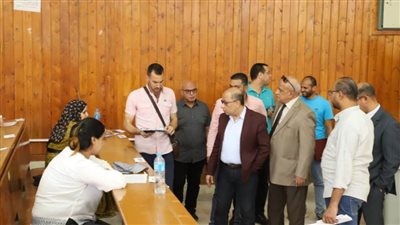 رئيس مياه أسيوط يتفقد إجراءات الاختبار التحريري لـ1426 متقدمًا لوظيفة فنى بالمسابقة رقم (4) لسنة 2021